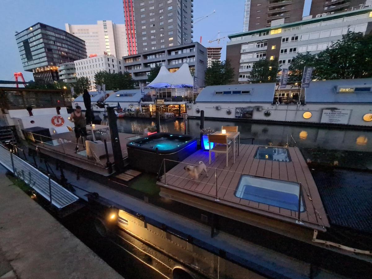De Coaster & Aquarium Ponton Hotell Rotterdam Eksteriør bilde