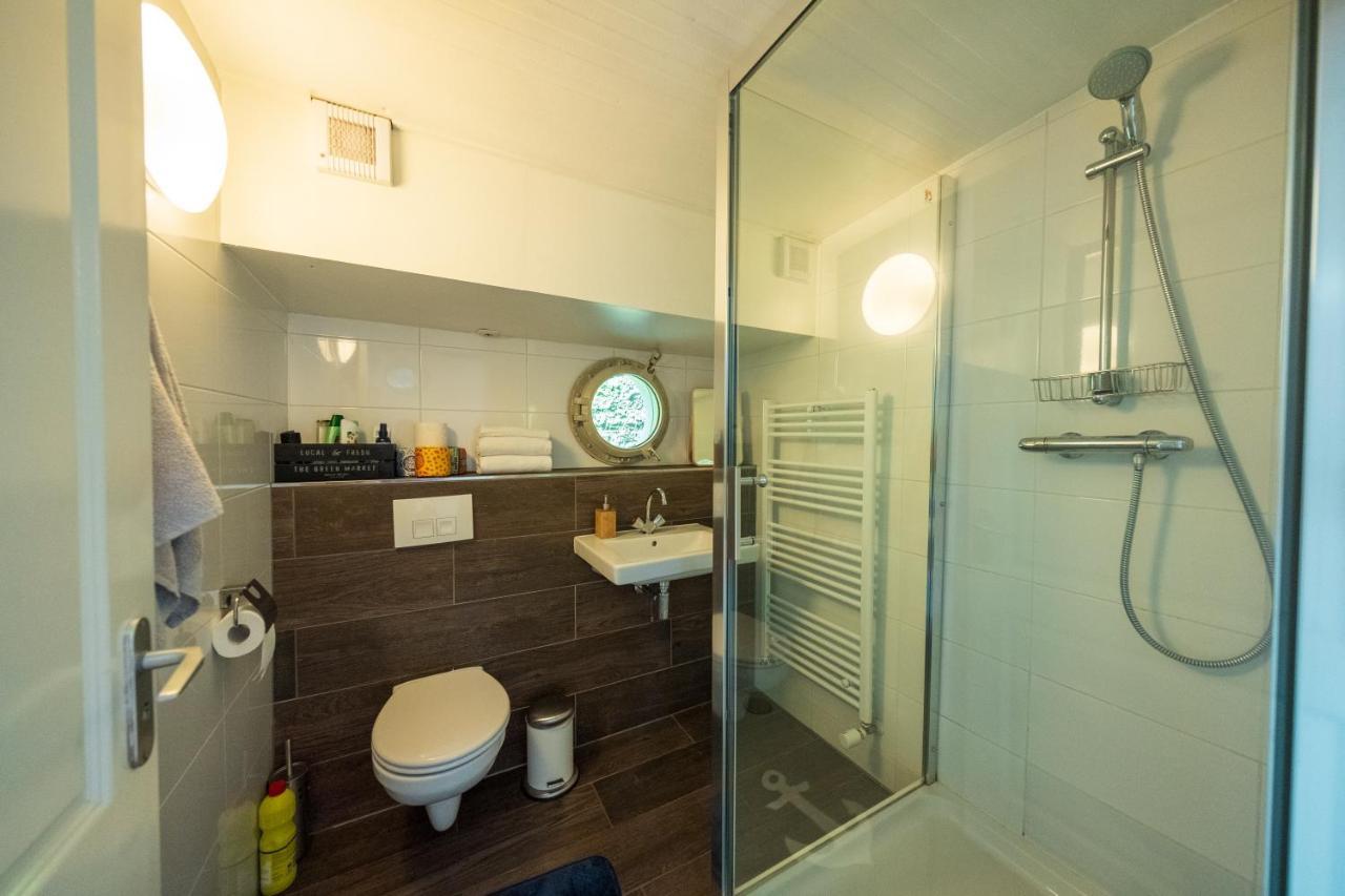 De Coaster & Aquarium Ponton Hotell Rotterdam Eksteriør bilde